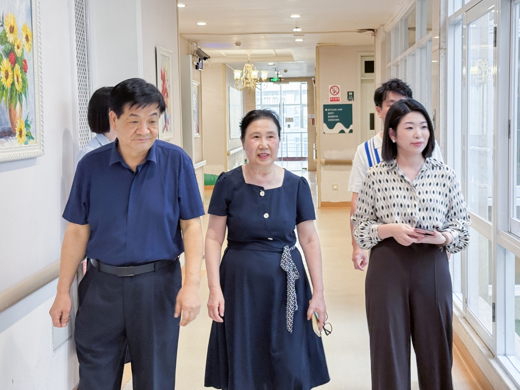 中国老龄科学研究中心高级主任党俊武莅临乐善居参观指导